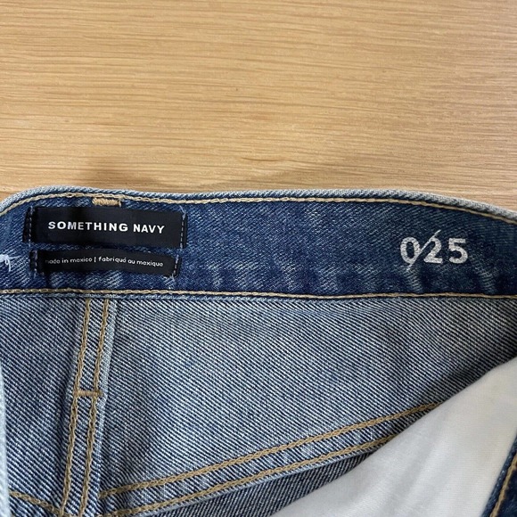 Women's Something Navy Size 0/25 Mom Jeans High Rise Straight Leg 100% Cotton - Picture 6 of 7
